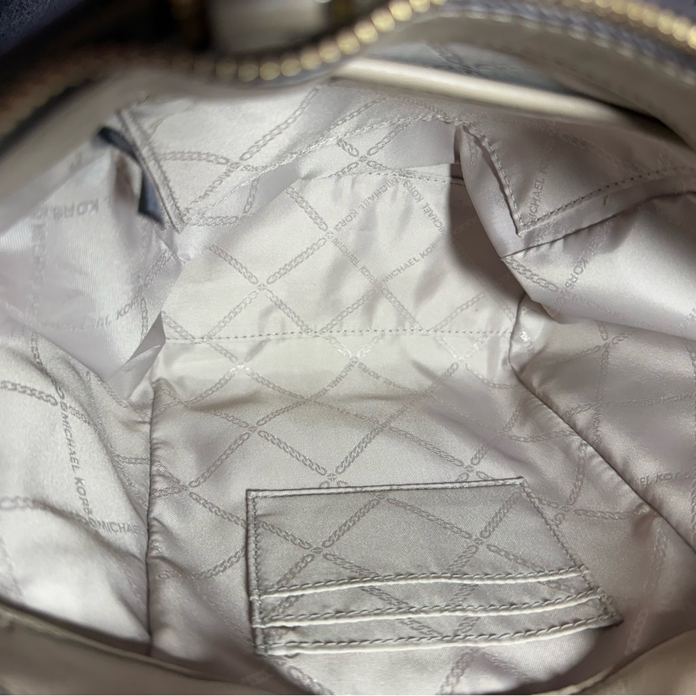 Michael Kors Beige Amelia Leather Tote Bag with Crossbody - Picture 15 of 16